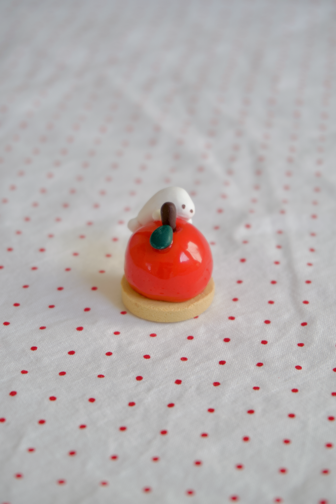 Kino the Seal Apple Tart Figurine