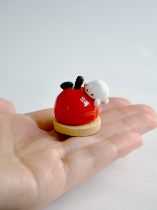 Kino the Seal Apple Tart Figurine