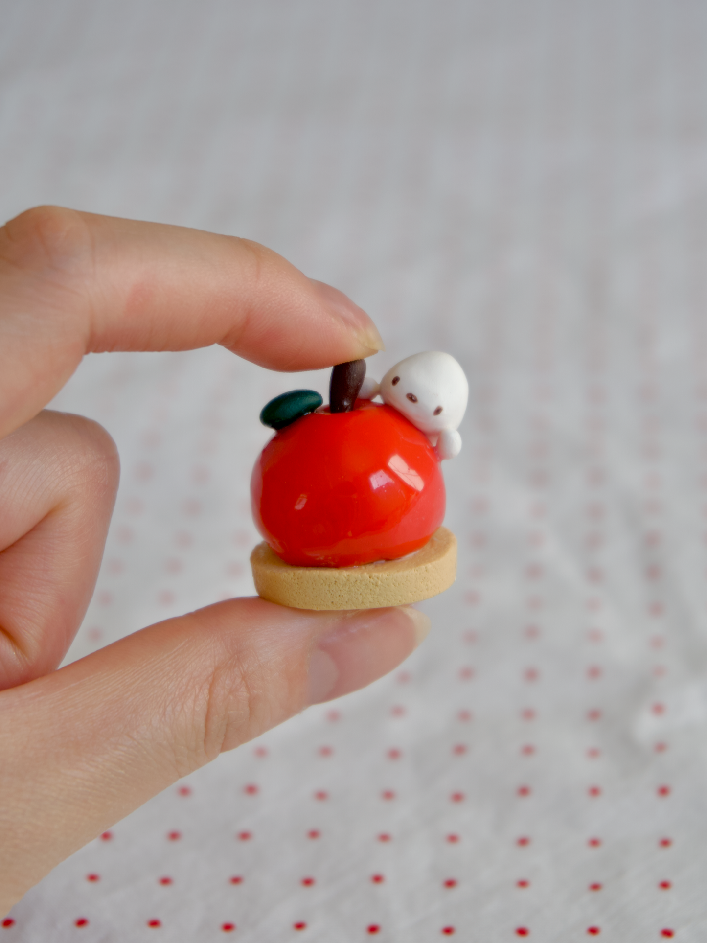 Kino the Seal Apple Tart Figurine